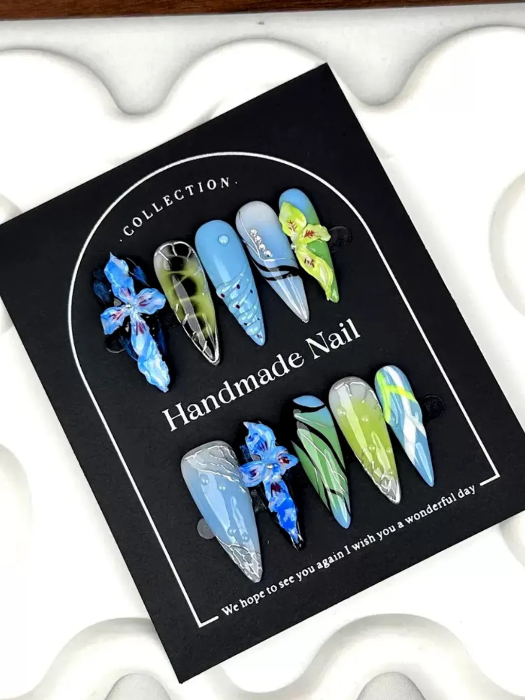 COLOR COLLISION CARVED